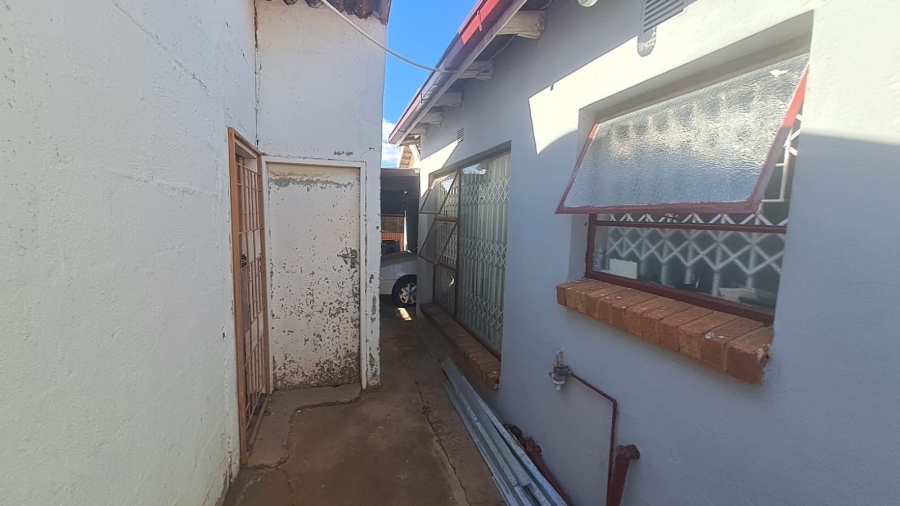 3 Bedroom Property for Sale in Kagisanong Free State